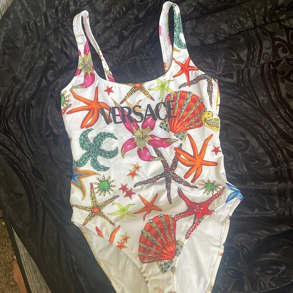 Versace size 4 swimsuit never worn - Picture 1 of 6